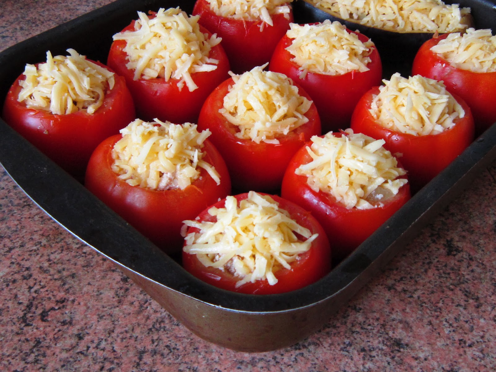 Как приготовить в мультиварке запеченные помидоры