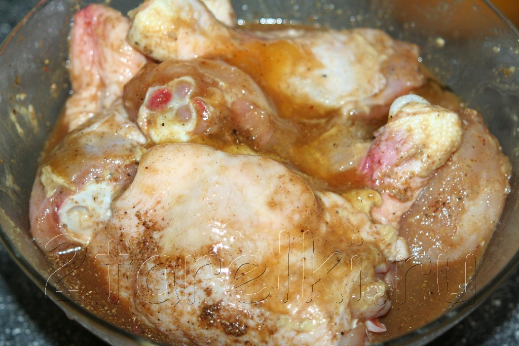 Маринад для курицы с медом и горчицей. Курица в маринаде заготовки. Курица с медом. Курица в духовке с медом и имбирем. Маринад для курицы с горчицей.