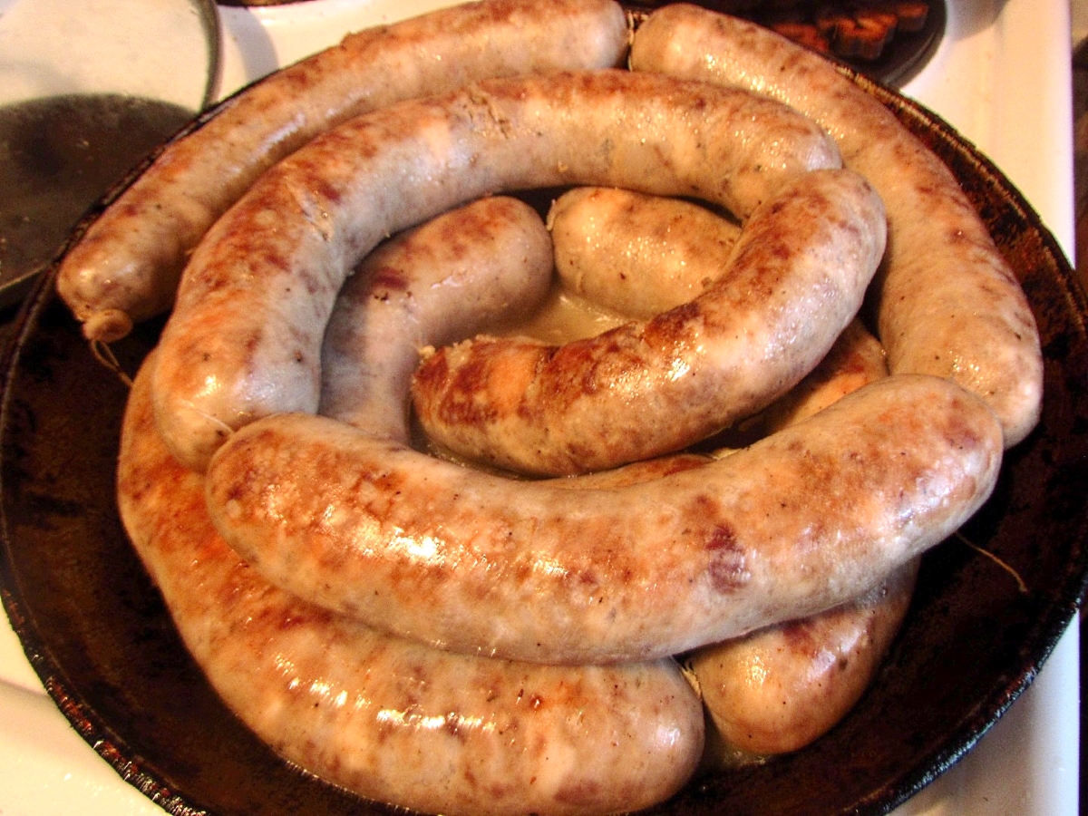 Домашняя колбаса из свинины в кишках в домашних условиях рубленная рецепт с фото пошаговый