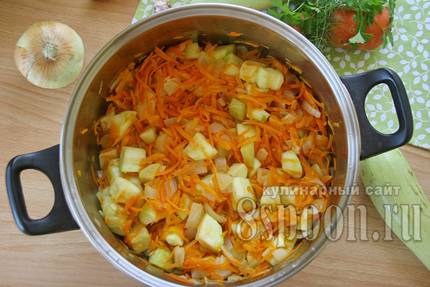 Салат из кабачков на зиму с морковью и луком
