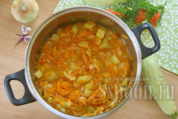 Салат из кабачков на зиму с морковью и луком
