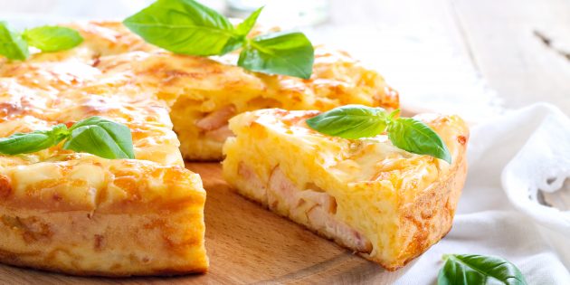 Заливной пирог с ветчиной и сыром: простой рецепт