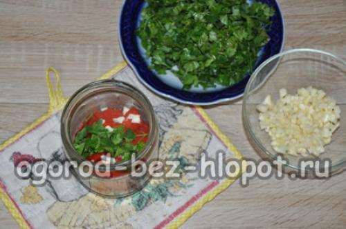 Маринованный перец с чесноком и зеленью. Маринованный сладкий болгарский перец с петрушкой и чесноком на зиму