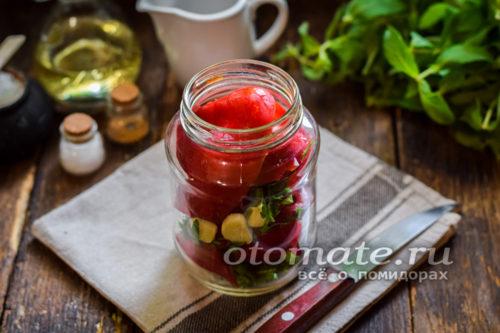 Перец с петрушкой и чесноком на зиму. Пикантный маринованный болгарский перец — вкус поражает