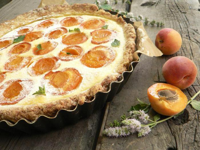 вкусный заливной пирог с абрикосами 