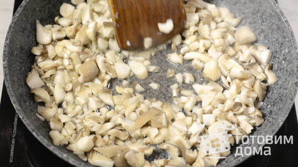 Блинчики с курицей, грибами и сыром фото к рецепту 13