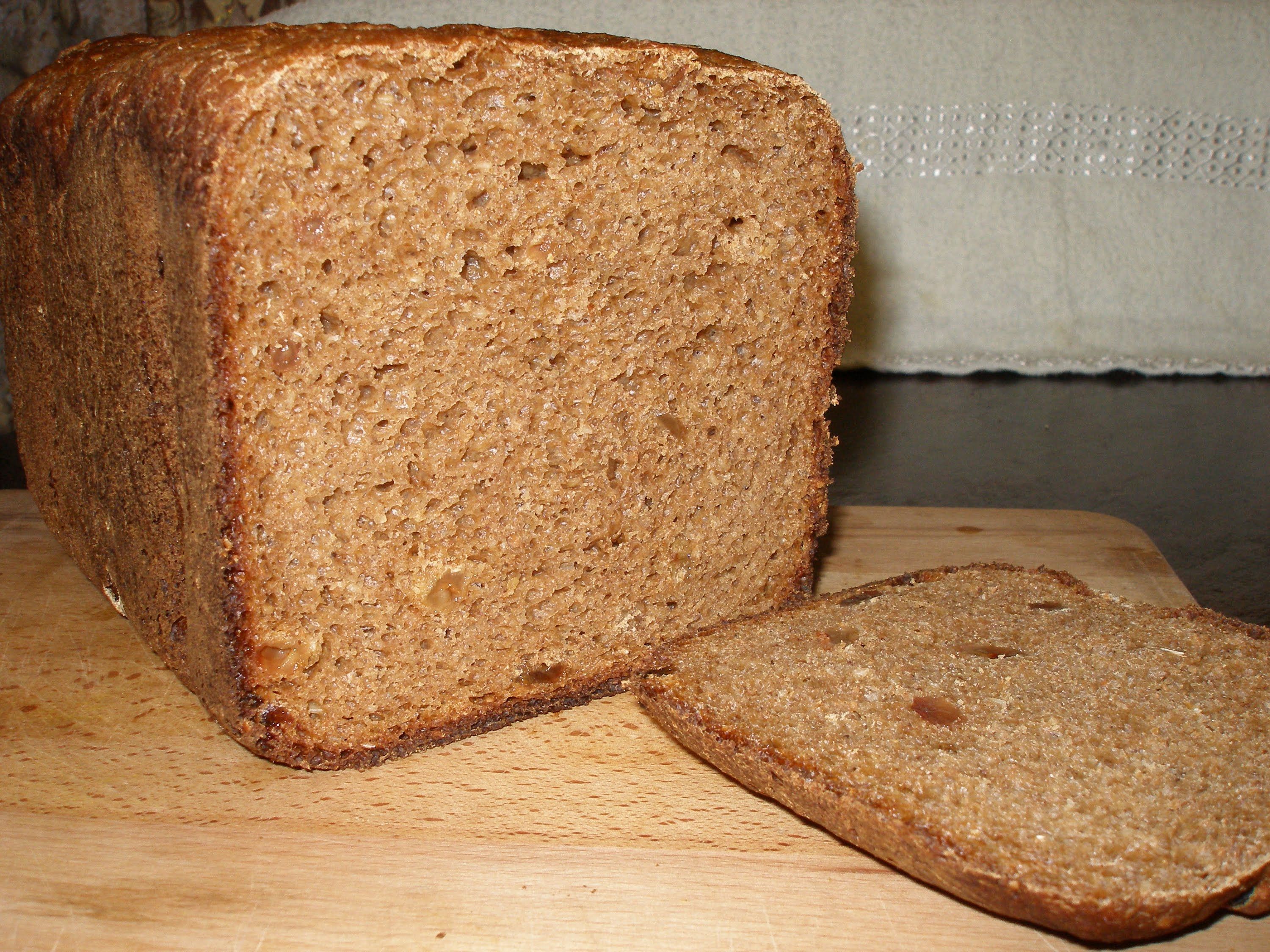 Ржаной хлеб без дрожжей в хлебопечке рецепт. Хлеб. Ржаной хлеб. Пшеничный хлеб с солодом. Хлеб тостовый солодовый.