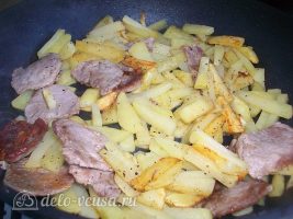 Картошка жареная с мясом. Жареный картофель со свиной вырезкой: фото к шагу 6.