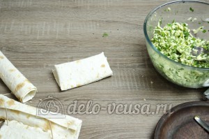 Лаваш с сыром и зеленью: Сворачиваем конвертиком