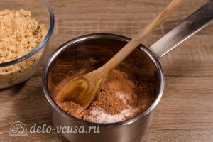 Сладкая колбаска из печенья: Соединить сахар и какао