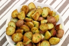Картофель, запеченный в духовке с зеленью 