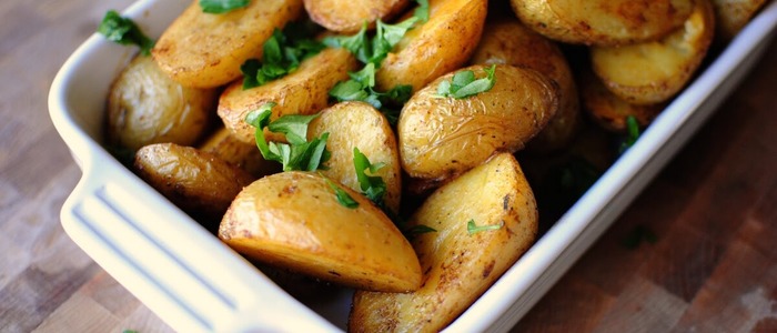Молодая картошка в духовке в рукаве