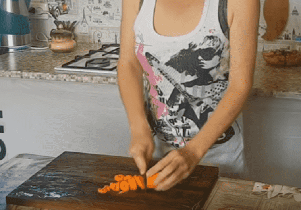 narezaem-morkov