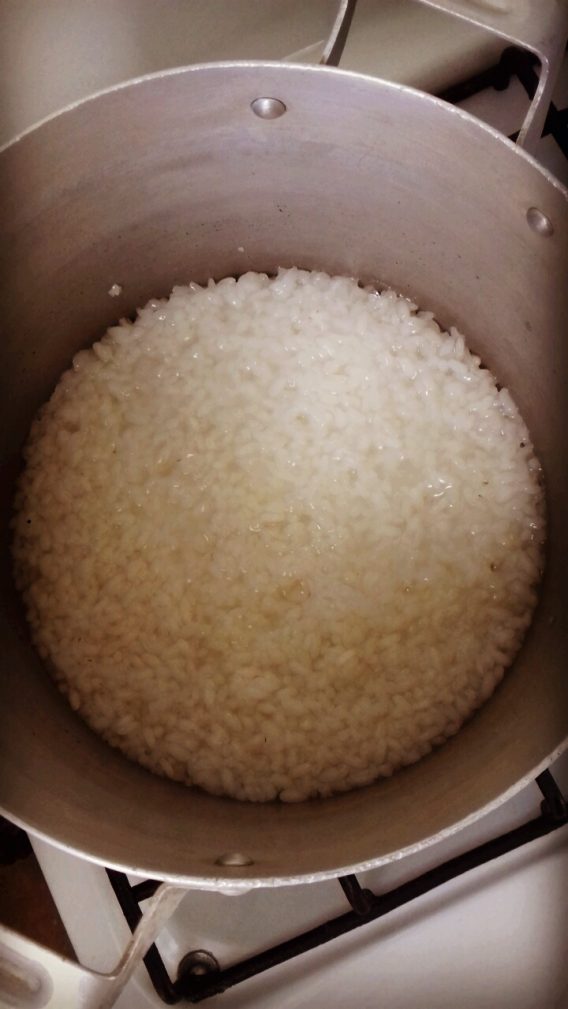 Фото рецепта - Голубцы с фаршем и рисом в подливе - шаг 4
