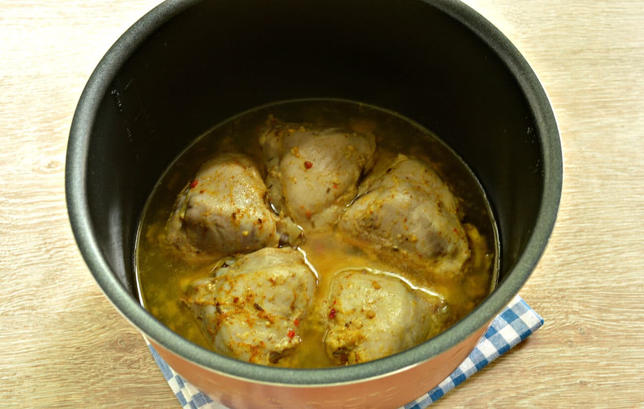 Куриные бедрышки на сковороде рецепт с фото пошагово
